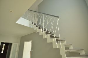 metallvarrastega trepp