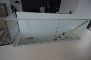 Karastatud 12 mm klaasist piire