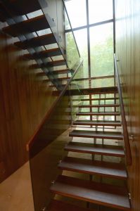 Platvormiga u-trepp. 