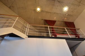 Metalltrepp tammest astmetega.