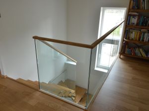 Metalltrepp tammest astmetega.