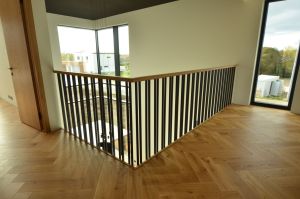 Metalltrepp tammest astmetega