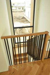 Metalltrepp tammest astmetega