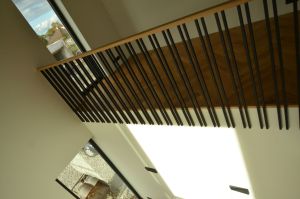 Metalltrepp tammest astmetega