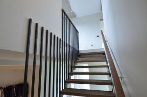 Metalltrepp, tammest astmetega