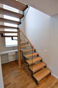 Kandekonstruktsioon 10x100 mm sik-sak teraslehest, astmed 60 mm paksused karpastmed.