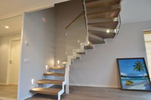 Kandekonstruktsioon 10x100 mm sik-sak teraslehest.