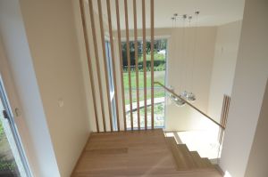 Metalltrepp tammest astmetega.