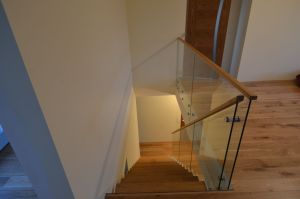 Metalltrepp tammest astmetega.