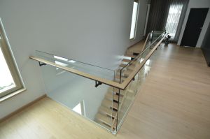 Metalltrepp, tammest astmetega