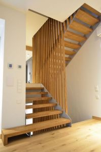 Kandekonstruktsioon 6x260 mm teraslehest, astmed rustikaalsest tamme liimpuidust