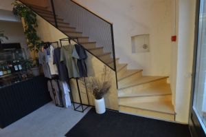 Kasevineerist trepp, piirdeks metallvõrk