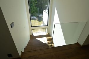 Konsooltrepp, tammest astmetega