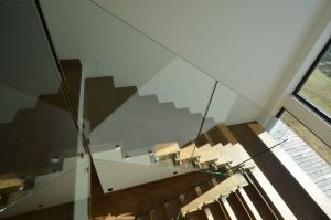 Konsooltrepp, tammest astmetega