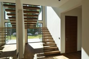 Konsooltrepp, astmed 113 mm tamme liimpuidust