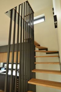 Metalltrepp, tammest astmetega