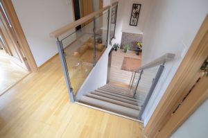 Metalltrepp, tammest astmetega.