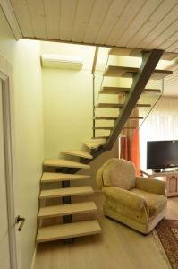 Metallist ühetala trepp