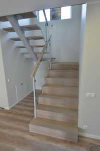 Metalltrepp, tammest astmetega