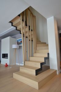 Metalltrepp, kandekonstruktsioon 10x100 mm teraslehest 