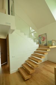 Platvormiga konsooltrepp