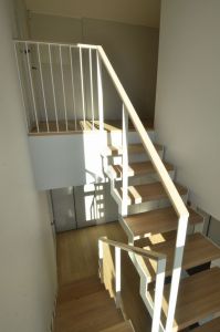 Metalltrepp, tammest astmetega