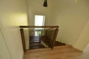 Metalltrepp, tammest astmetega