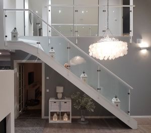 Sirge trepp, kandekonstruktsioon 6 mm paksusest teraslehest