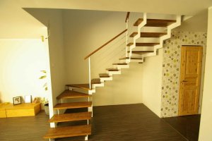 Tamme liimpuidust astmed 12x100 mm sik-sak metalli peal.