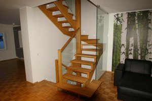 Tamme liimpuidust astmed ristvineerist põsepuude peal.