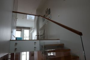 Metalltrepp, astmed  tamme liimpuidust.