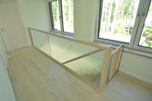 Teraslehest kandekonstruktsiooniga trepp