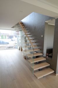 Ühetala metalltrepp.