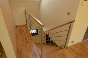 Ühetala metalltrepp.