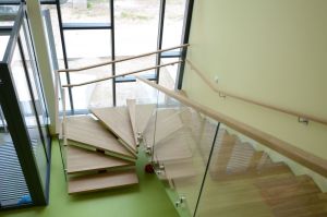 Ühetala metalltrepp.