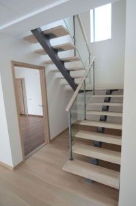 Ühetala metalltrepp.