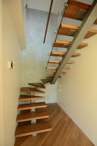 Ühetala metalltrepp.